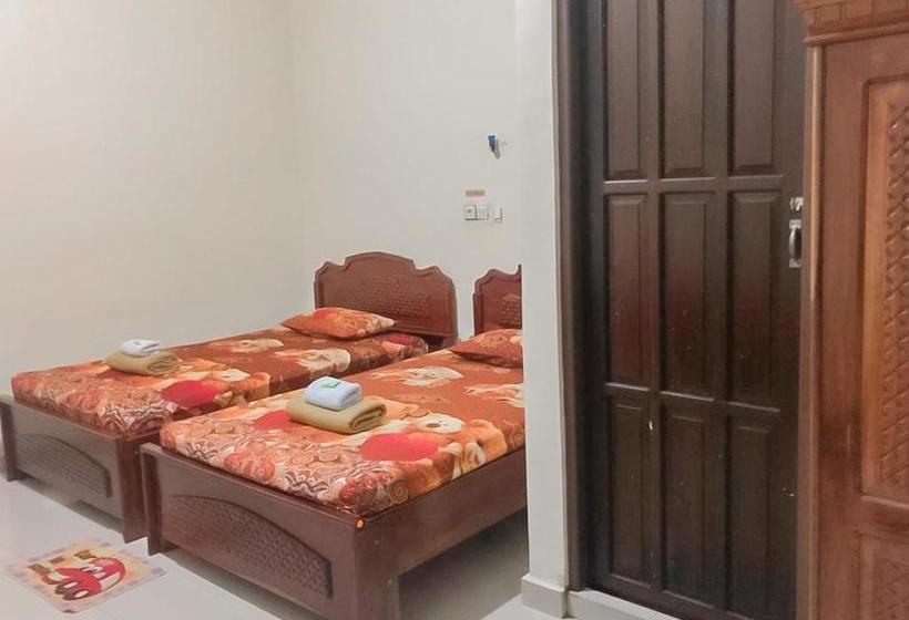 בית מלון כפרי Wisma Anugrahno Redpartner