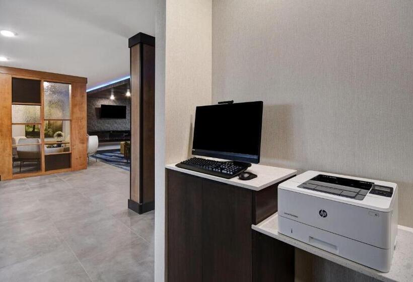 هتل Fairfield By Marriott Inn & Suites Grand Rapids Wyoming