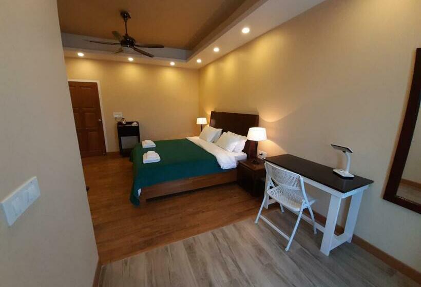 Resort Shalom Farmhouse By The Hillside