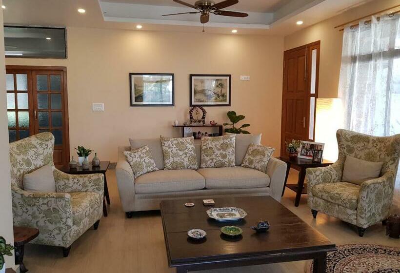 Resort Shalom Farmhouse By The Hillside