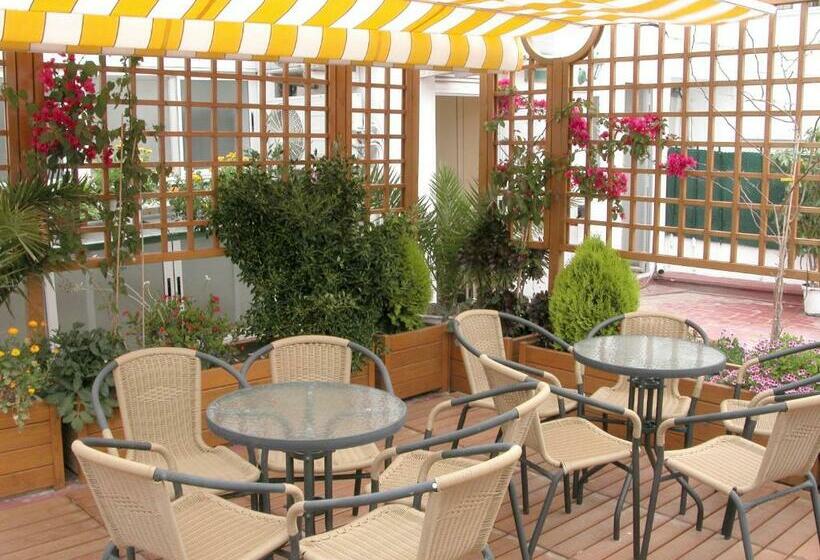 Agusti Hostal