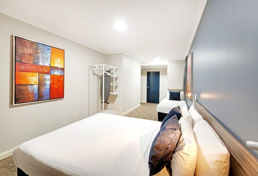 Hotel 28