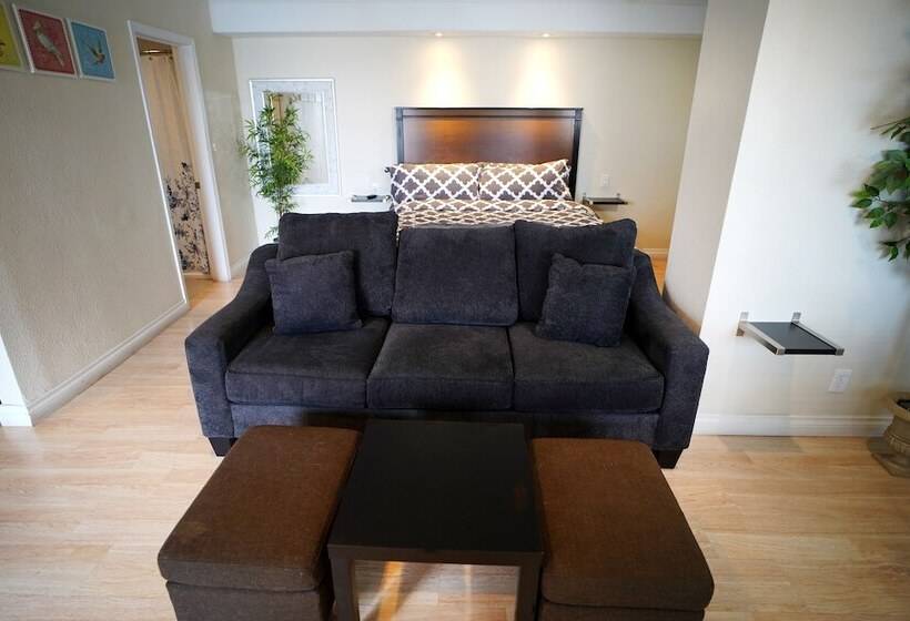 ホテル Anaheim Executive Inn & Suites