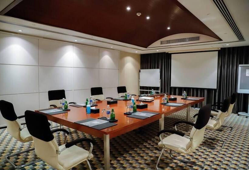 호텔 Crowne Plaza Sohar, An Ihg