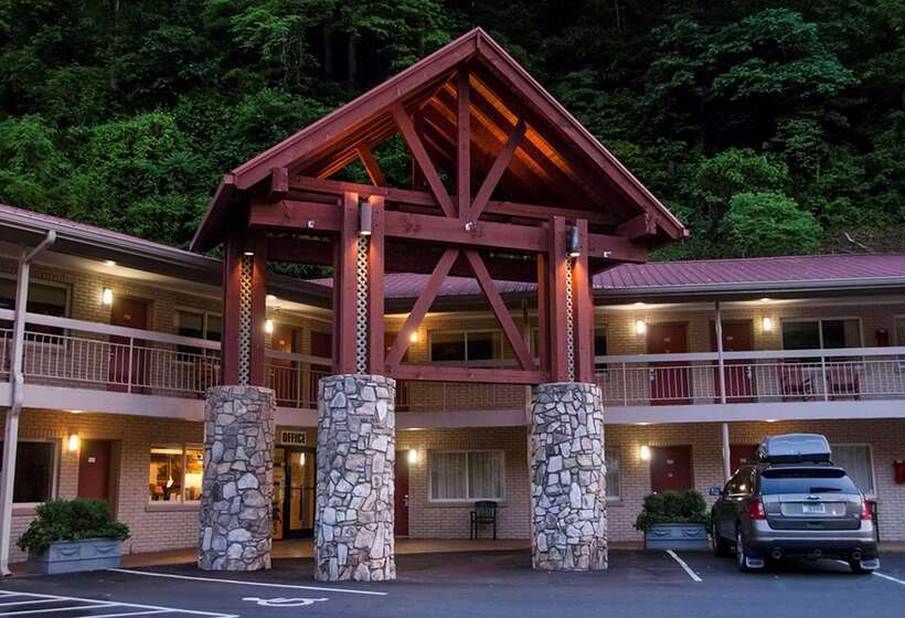Отель Econo Lodge Cherokee Near River Park