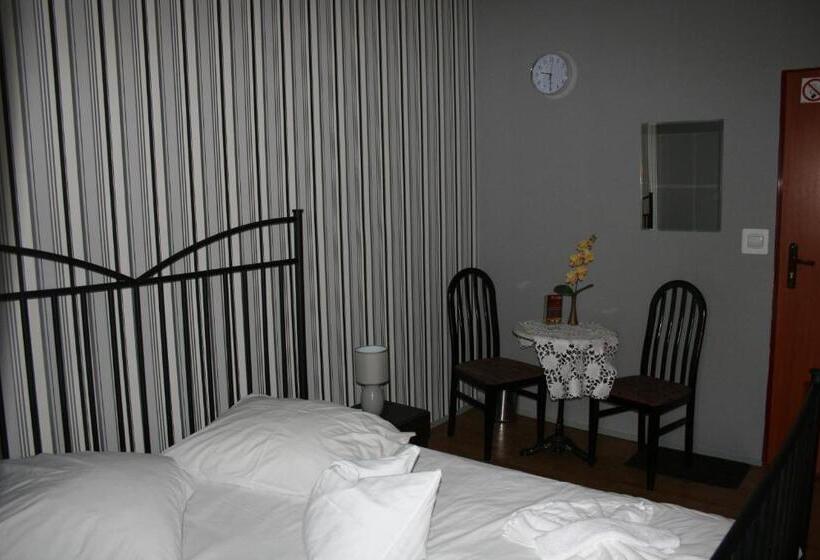 酒店 Komfort Inn   Dwór Hubertus