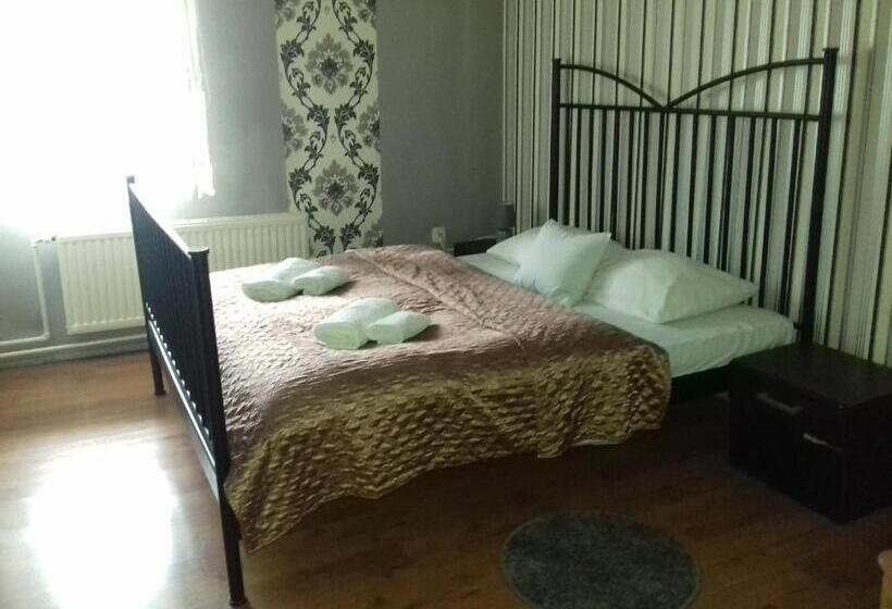 酒店 Komfort Inn   Dwór Hubertus