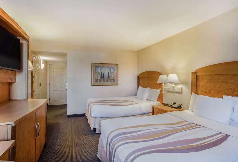 فندق La Quinta By Wyndham Islip   Macarthur Airport