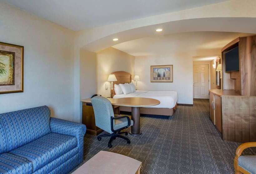 فندق La Quinta By Wyndham Islip   Macarthur Airport