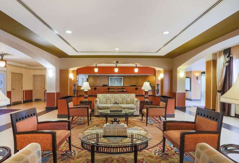 فندق La Quinta By Wyndham Islip   Macarthur Airport