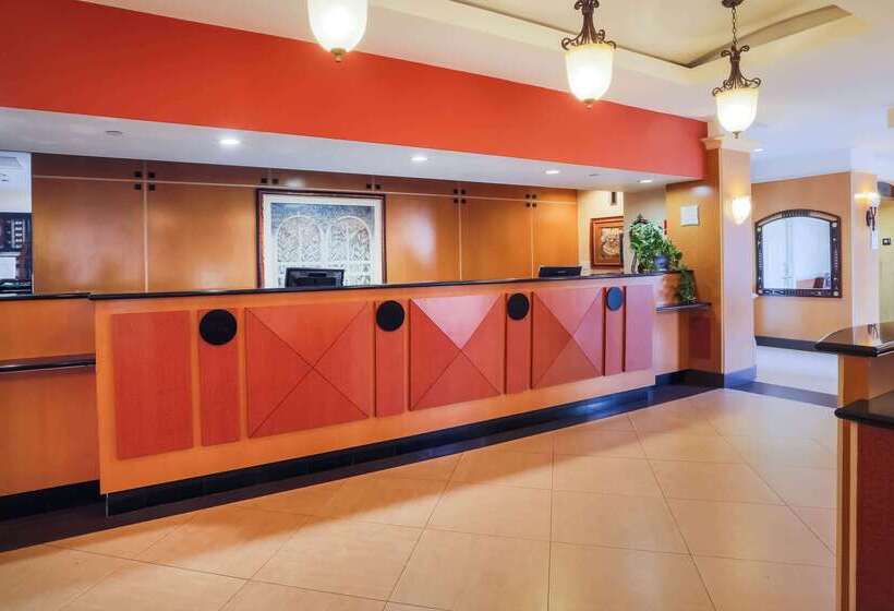 فندق La Quinta By Wyndham Islip   Macarthur Airport