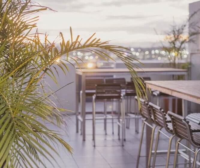 هتل Mercure Centro Port Macquarie