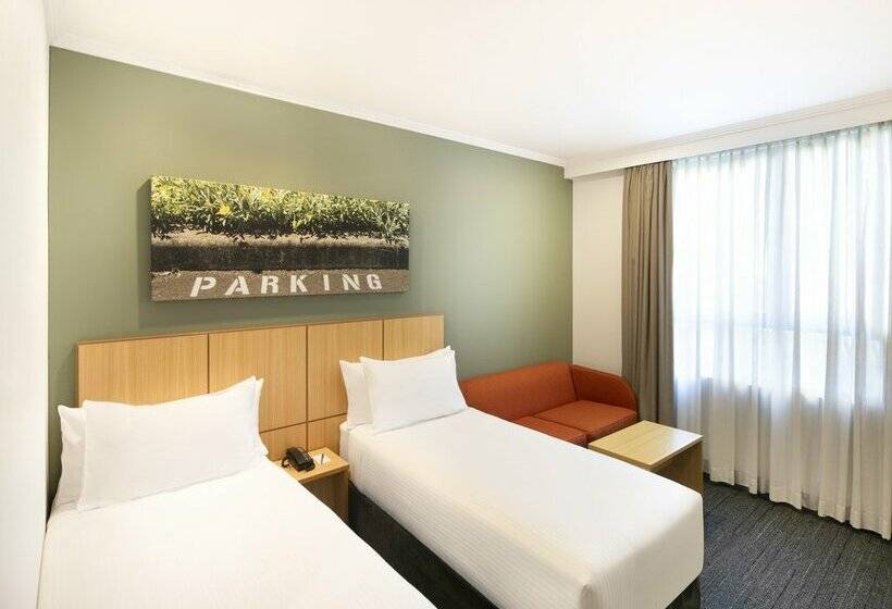 Отель Mercure Sydney Macquarie Park