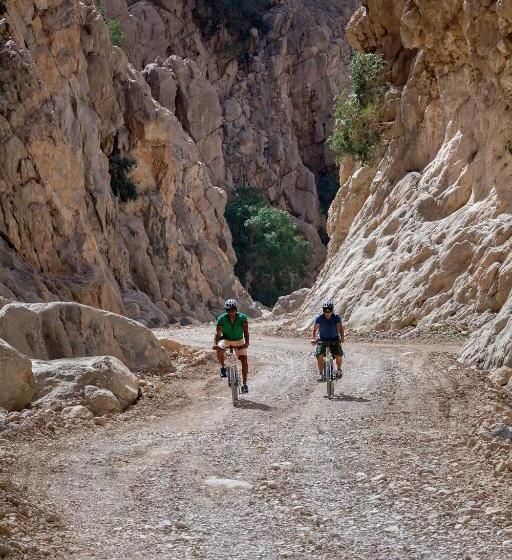 Отель Six Senses Zighy Bay