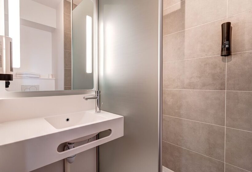 B&b Hotel Le Port Marly Saint Germain En Laye