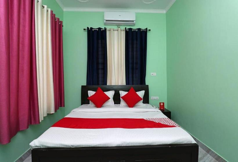 فندق Oyo 37905  Gangri2