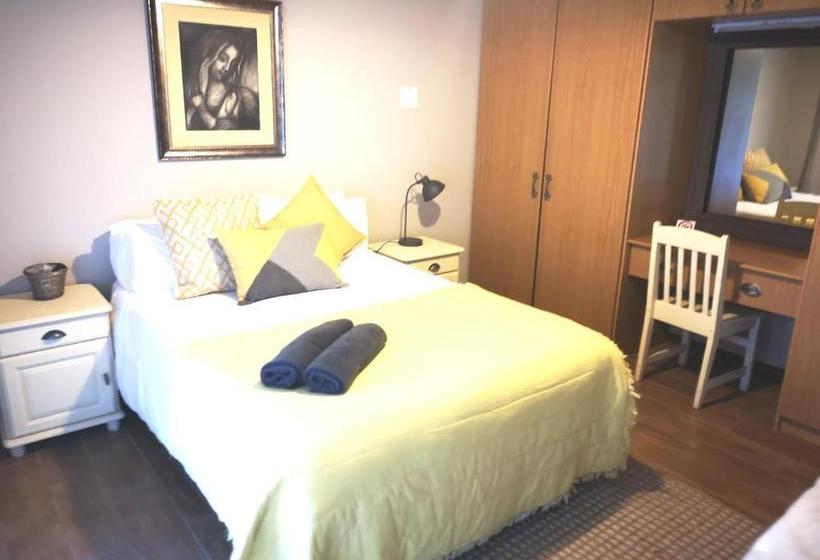פנסיון Stay@sparks Guesthouse