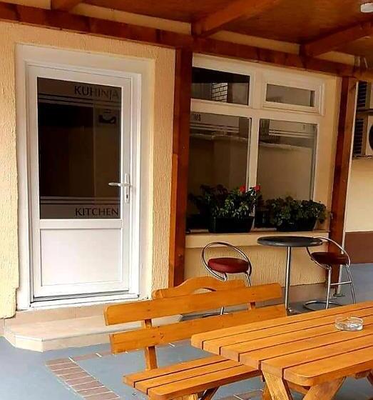 هاستل Centar Lux 2