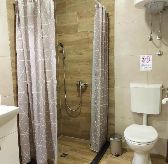 هاستل Centar Lux 2