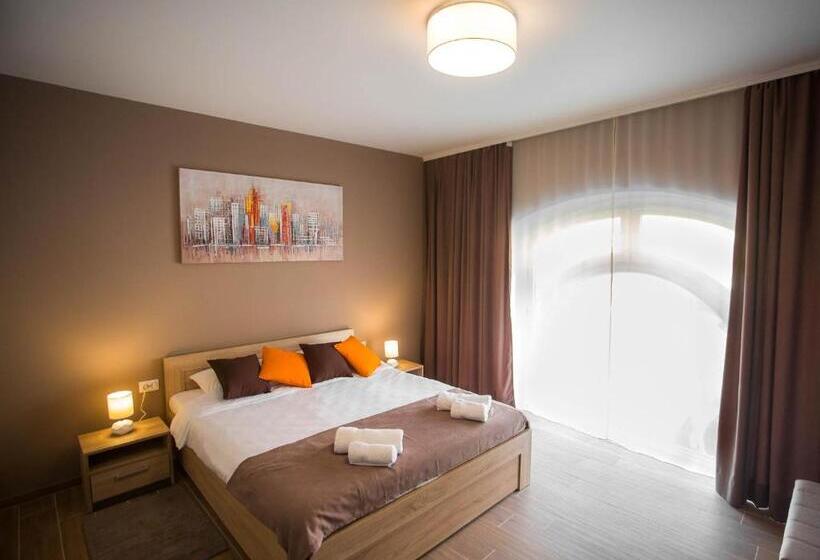 هاستل Centar Lux 2