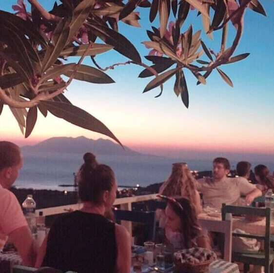 پانسیون Dimitri Ada Evi & Restaurant