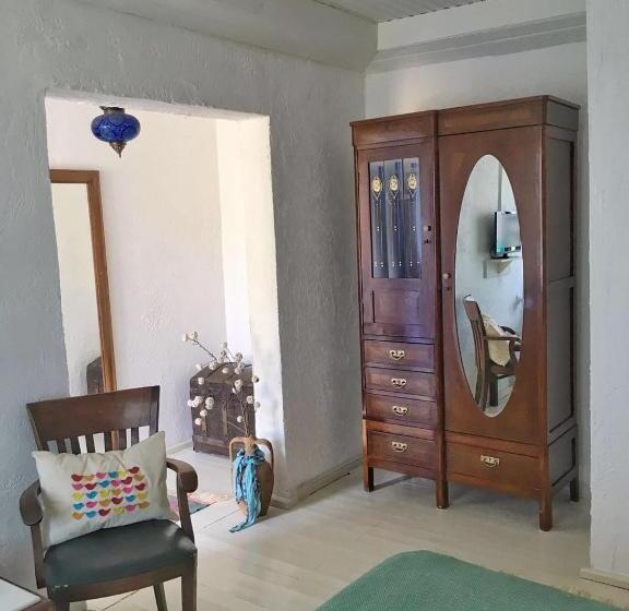 پانسیون Dimitri Ada Evi & Restaurant