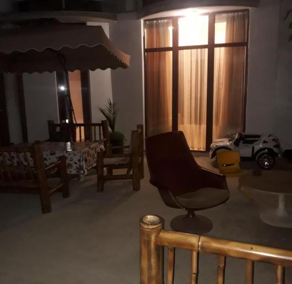 ペンション Merabi Guest House