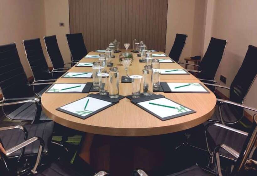 هتل Holiday Inn Goa Candolim