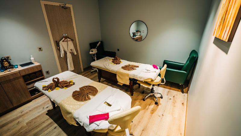 هتل Holiday Inn Goa Candolim