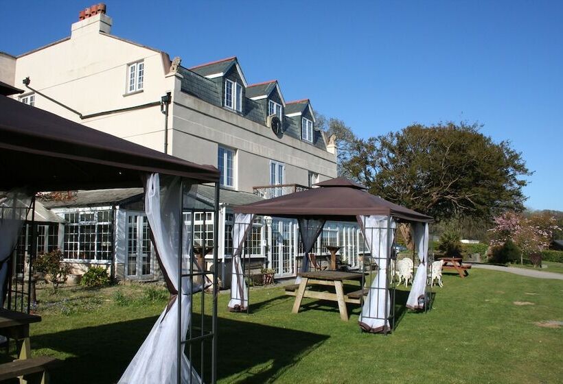 Great Trethew Manor Hotel & Self Catering Lodges