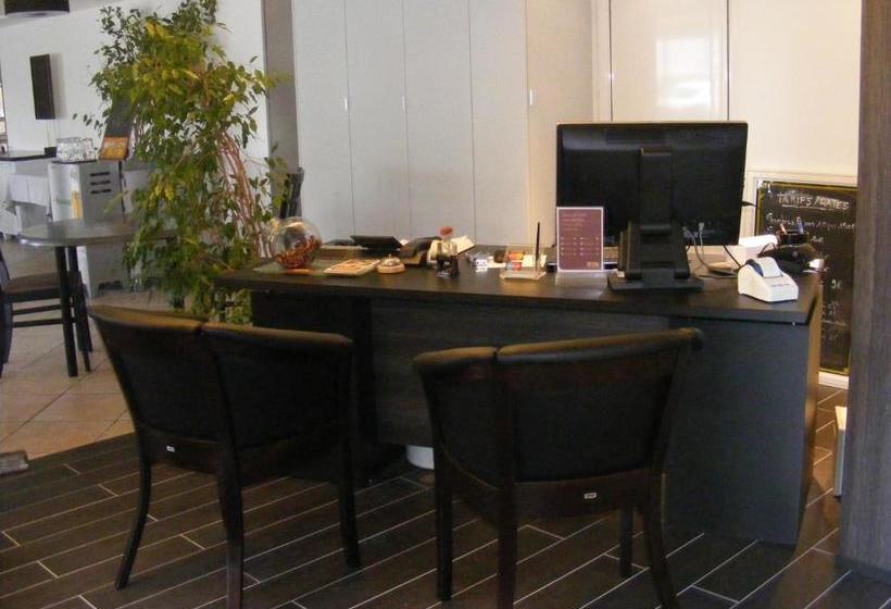 בית מלון כפרי Initial By Balladins Genève / Stgenispouilly