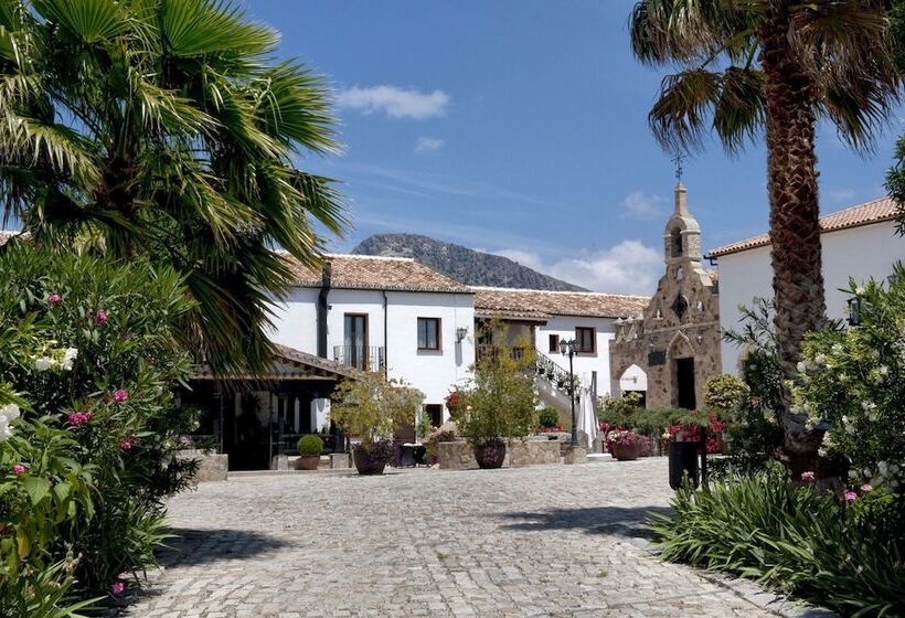 هتل Cortijo Salinas