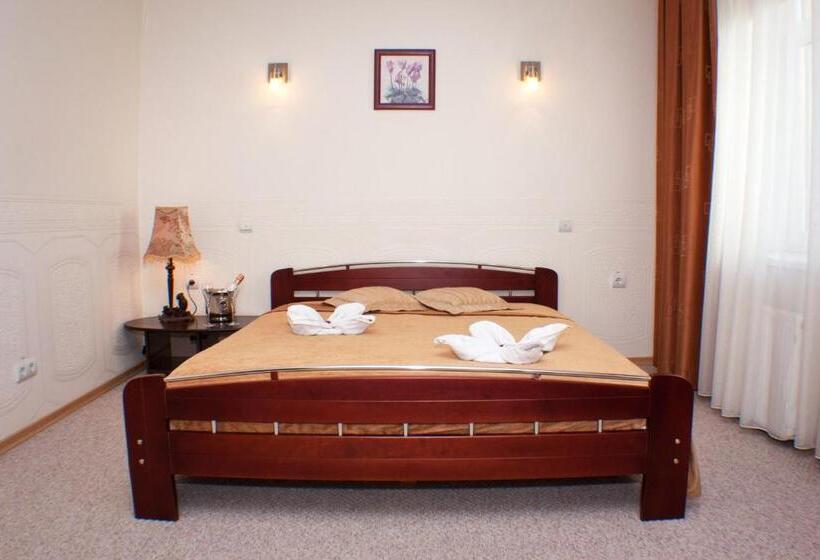 هتل Dinaburg Spa