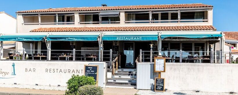 ホテル Hôtel Restaurant Le Grand Large   Face à La Plage   Ile De Ré