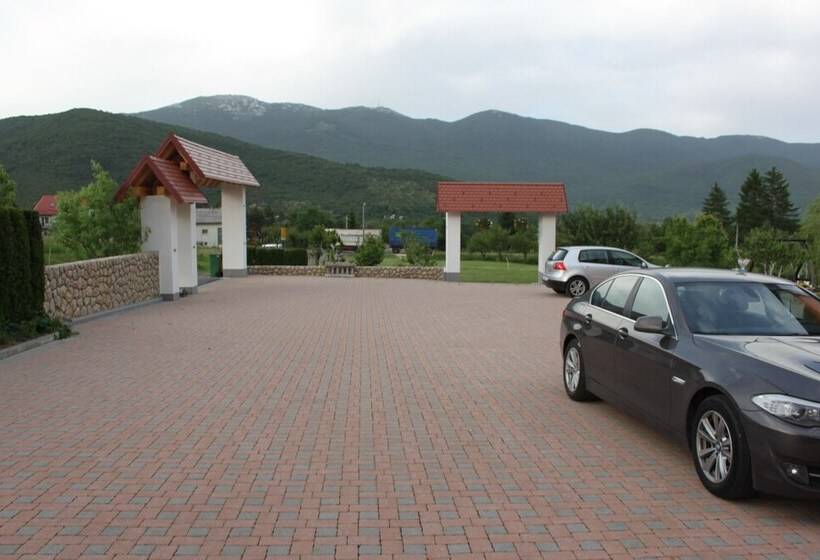 فندق Plitvice Pension Perisic