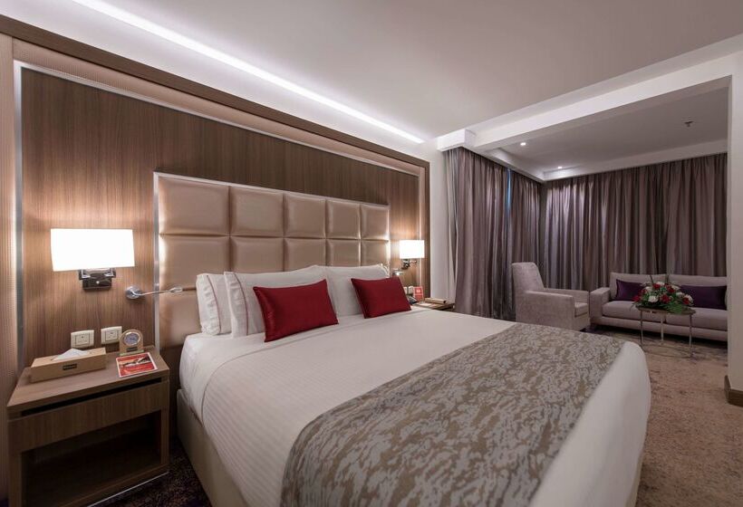 هتل Ramada By Wyndham Continental Jeddah