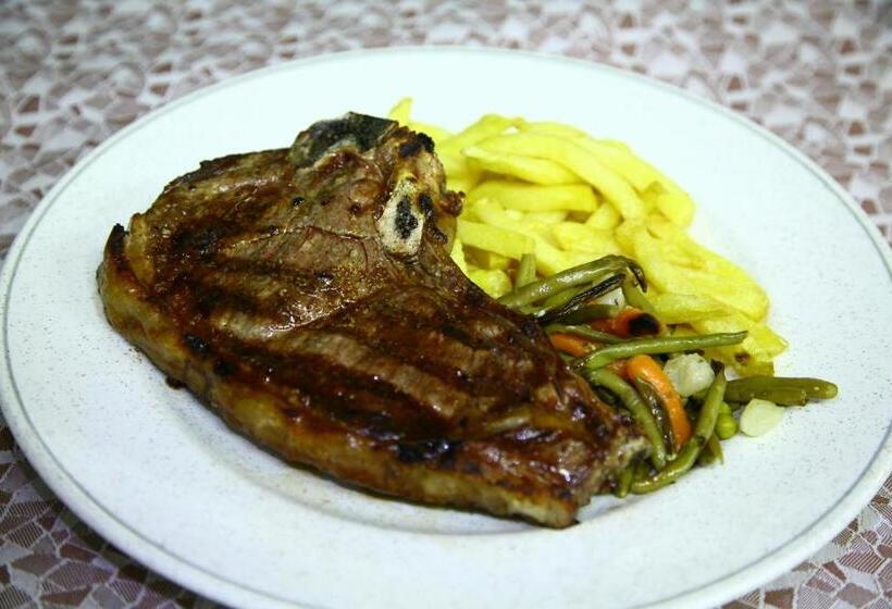 Отель Restaurante La Quadra