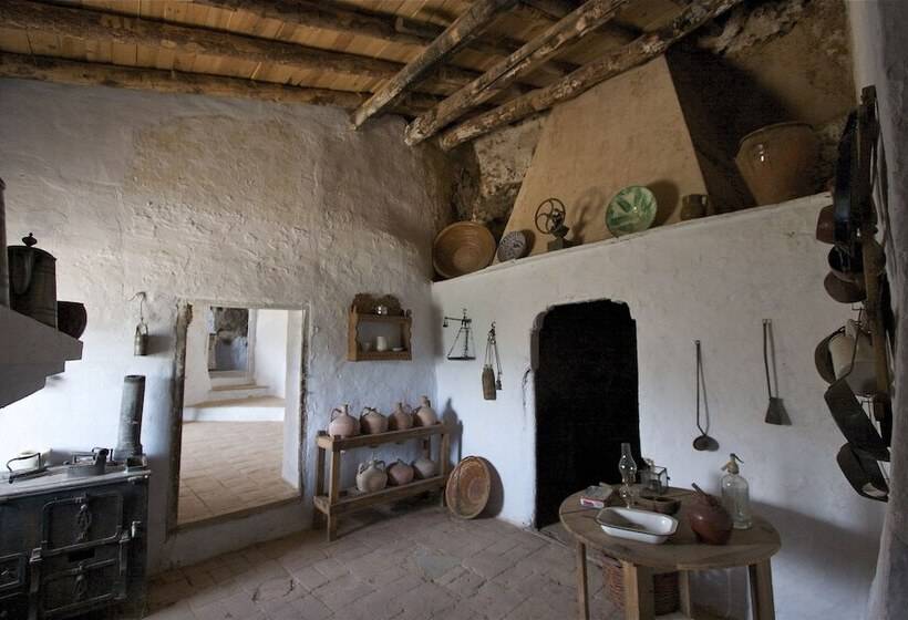 Hotel Rural Cuevas Almagruz