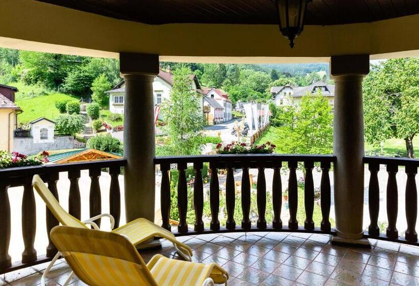 호텔 Scharfegger S Raxalpenhof   Zuhause Am Land