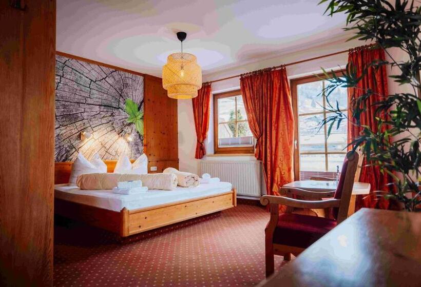 Отель In The Heart Of The Alps