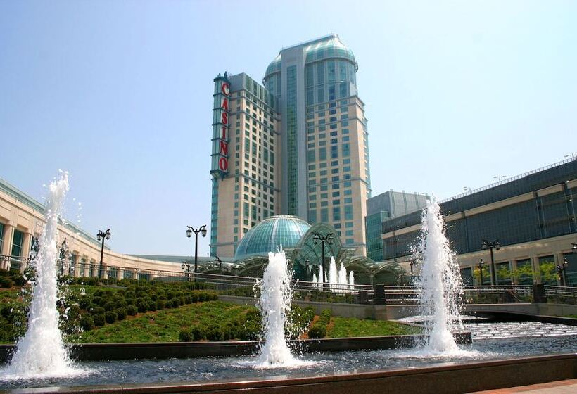 هتل Wyndham Garden Niagara Falls Fallsview