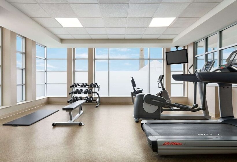 هتل Wyndham Garden Niagara Falls Fallsview