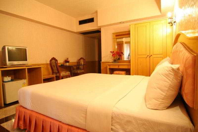 13 Coins Airport Hotel Min Buri