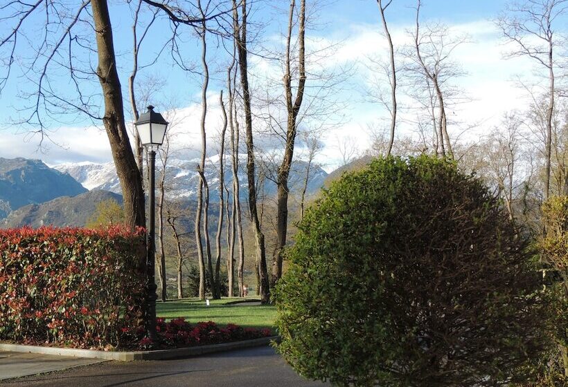 فندق Castillo Del Bosque La Zoreda