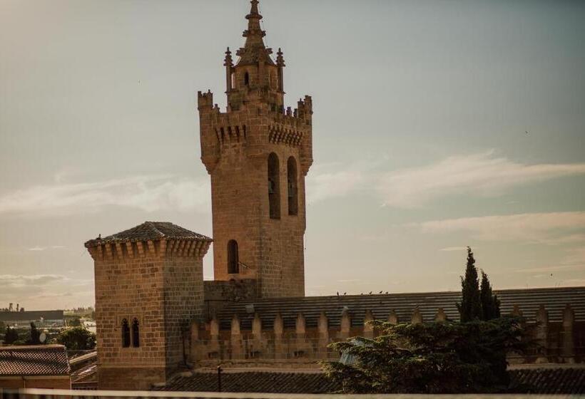 هتل Ciudad De Ejea