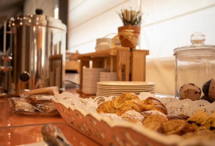 هتل Ciudad De Ejea