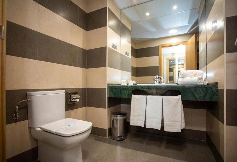 هتل Ciudad De Ejea