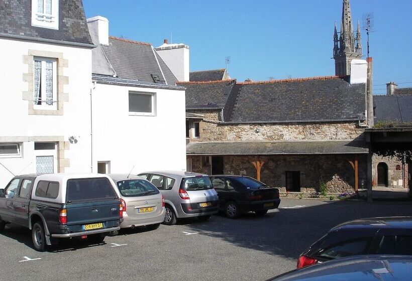 Отель Du Cheval Blanc