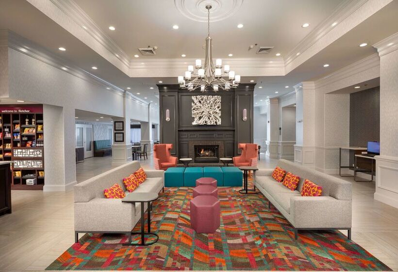 בית מלון כפרי Hampton Inn & Suites Asheville Airport