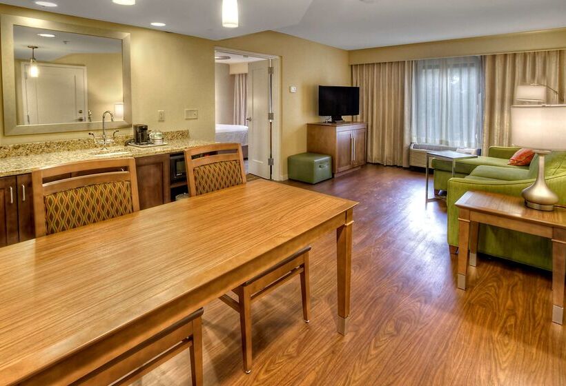 בית מלון כפרי Hampton Inn & Suites Asheville Airport